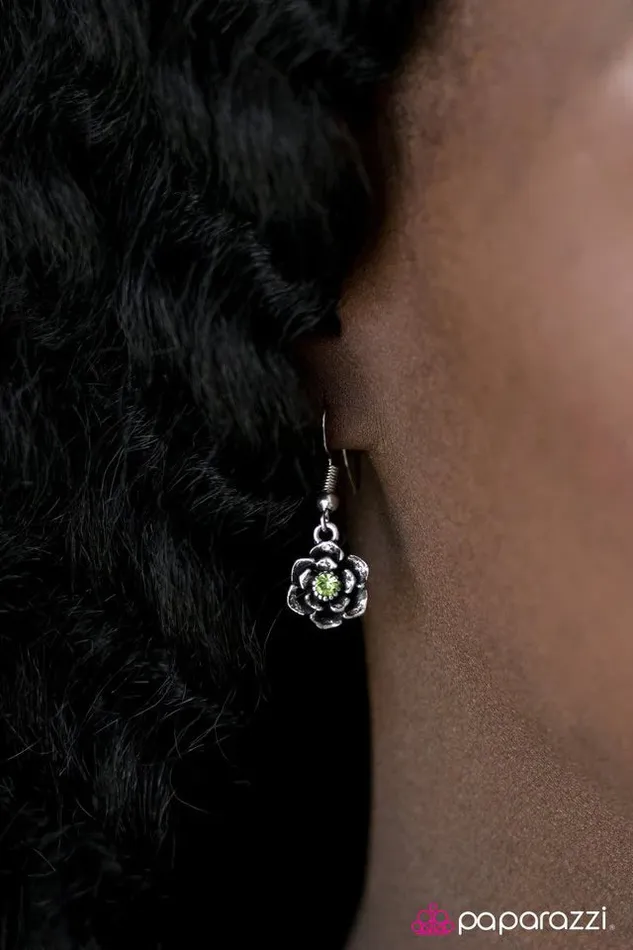 Earrings Paparazzi Earring Where The Flowers Bloom Green Paparazzi Jewelry