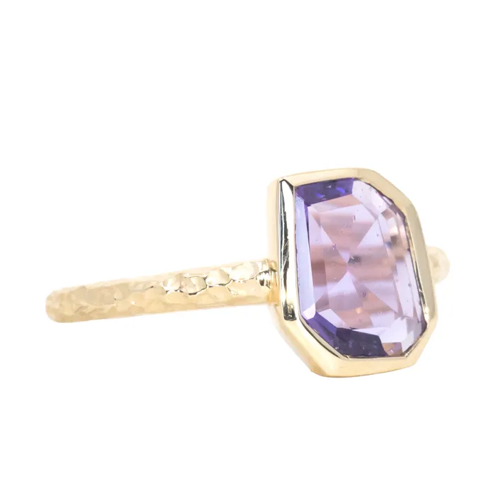 Discovery Gems Rings 114ct Geo Slice Purple Sapphire Evergreen Low Profile Bezel Solitaire Ring in 14k Yellow Gold