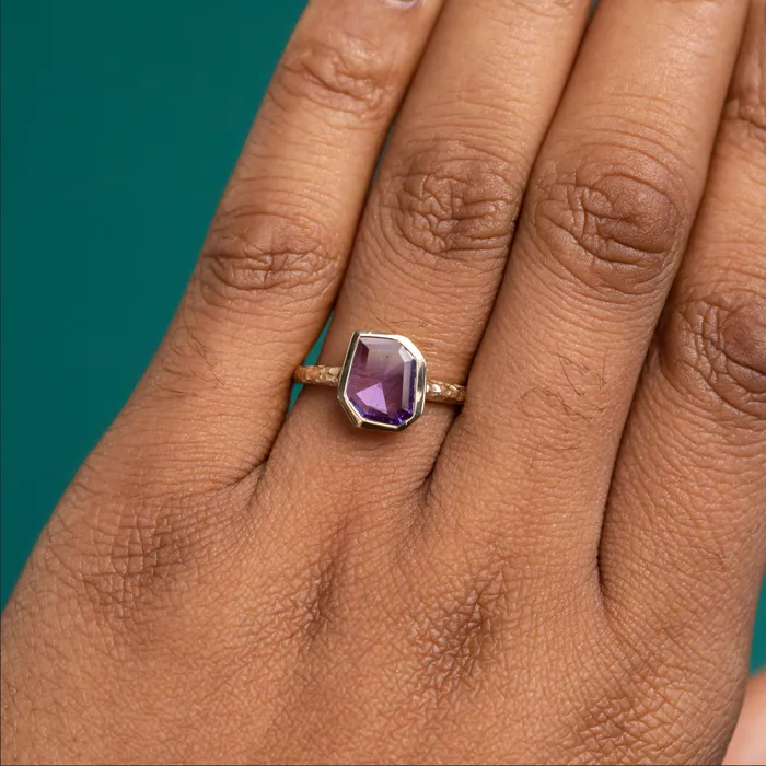 Discovery Gems Rings 114ct Geo Slice Purple Sapphire Evergreen Low Profile Bezel Solitaire Ring in 14k Yellow Gold