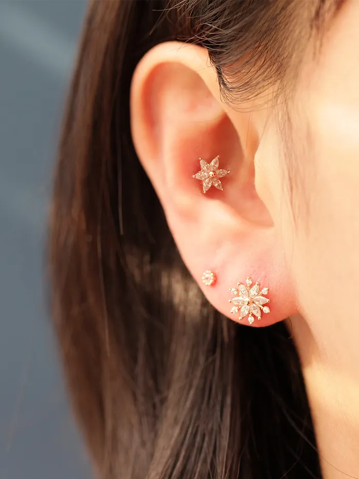 Earrings MinimalBijoux 14K Gold Crystal Snow Cubic Cartilage Earring 20G