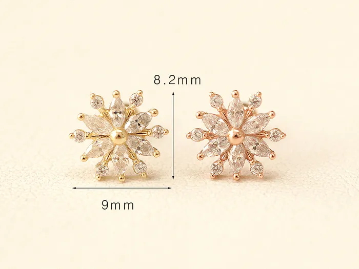 Earrings MinimalBijoux 14K Gold Crystal Snow Cubic Cartilage Earring 20G