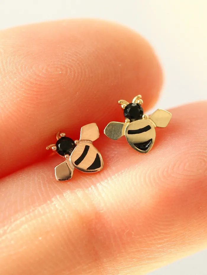 MinimalBijoux Earrings 14K Gold Bee Cartilage Earring 20g