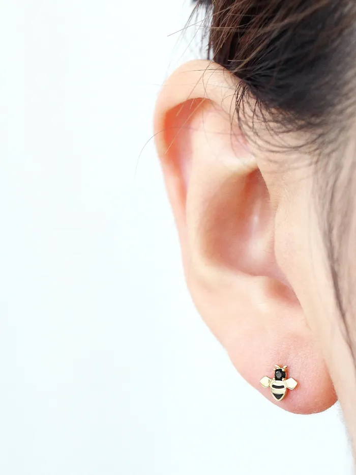 MinimalBijoux Earrings 14K Gold Bee Cartilage Earring 20g