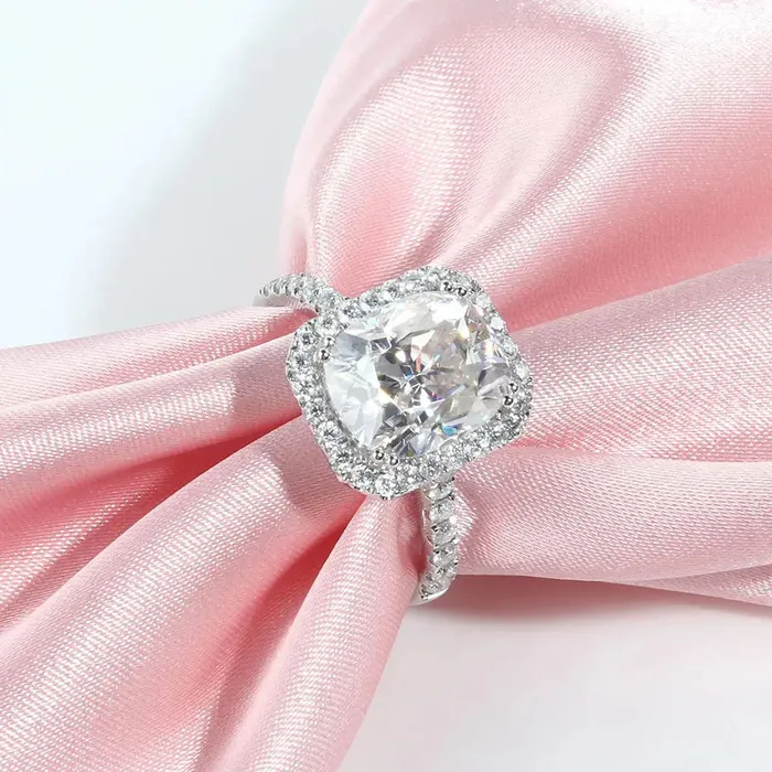 Luxus Moissanite Rings White Gold Cushion Cut Halo Engagement Ring 5ct