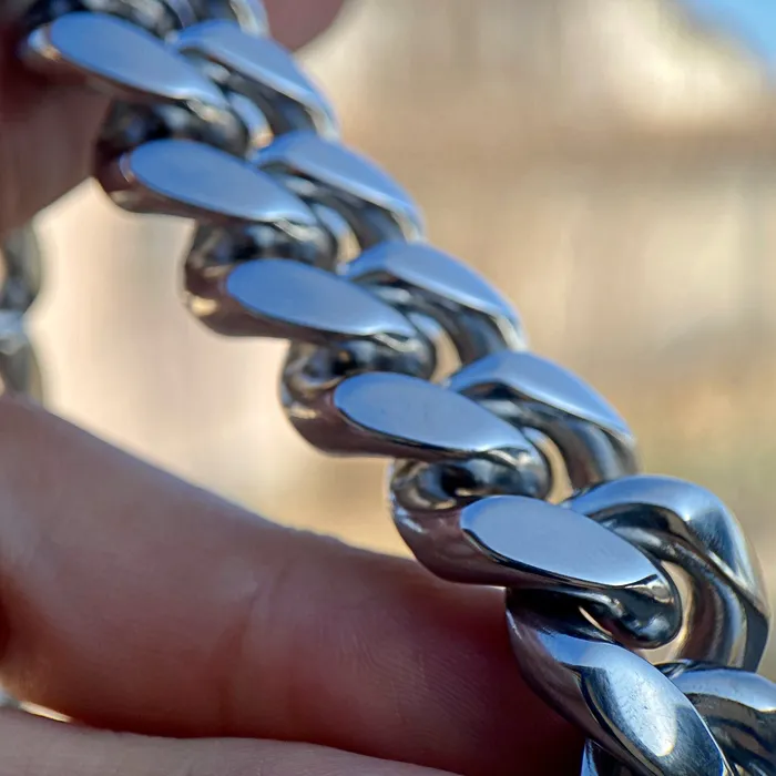 316L Stainless Steel Chain Miami Cuban Link Necklace 18 x 20MM Bling Cartel Necklaces 316L Stainless Steel Chain Miami Cuban Link Necklace 18 x 20MM Bling Cartel Necklaces