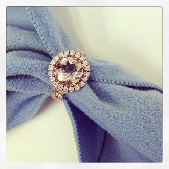 deBebians Rings Morganite Rose Gold Halo Engagement Ring with Twisted Split Shank
