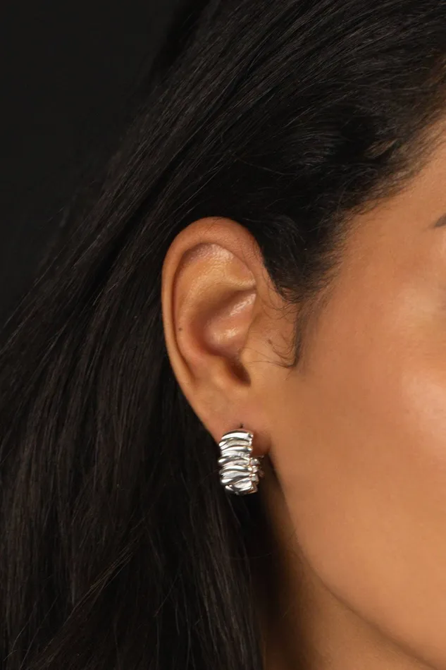 Earrings Kty Groovy Hoop Earrings Silver