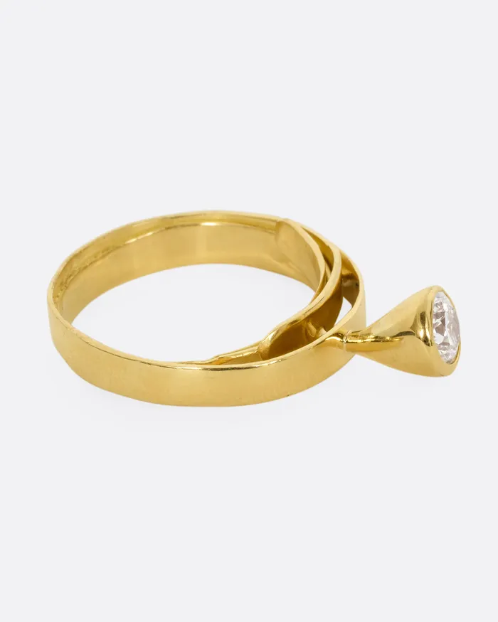 KIKA ALVARENGA Rings Solitario Raised Diamond Ring KIKA ALVARENGA Rings Solitario Raised Diamond Ring