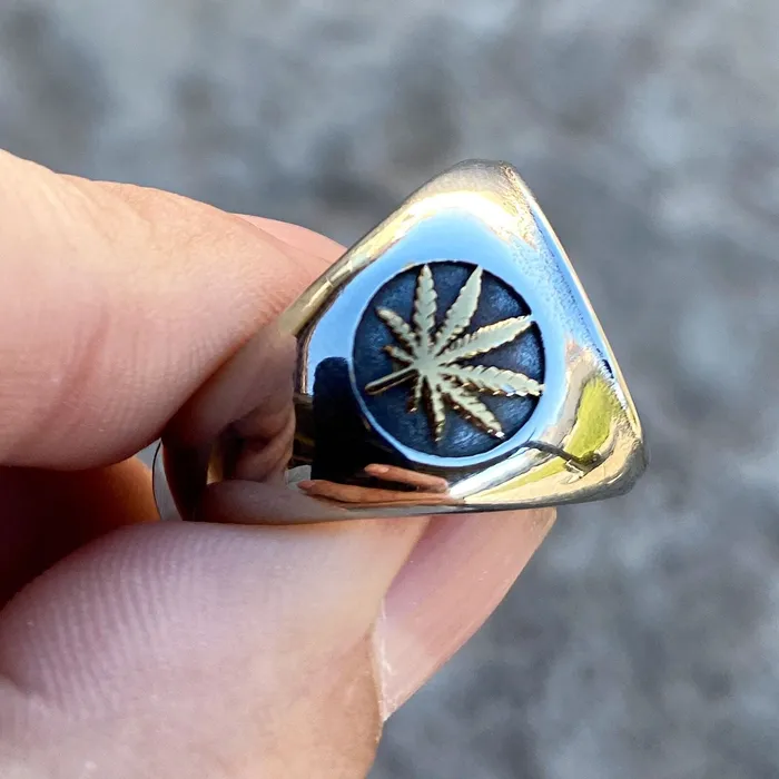 Vivi Marijuana Gold Finish Weed Leaf Stainless Steel Two Tone Ring Rings Vivi Marijuana Gold Finish Weed Leaf Stainless Steel Two Tone Ring Rings