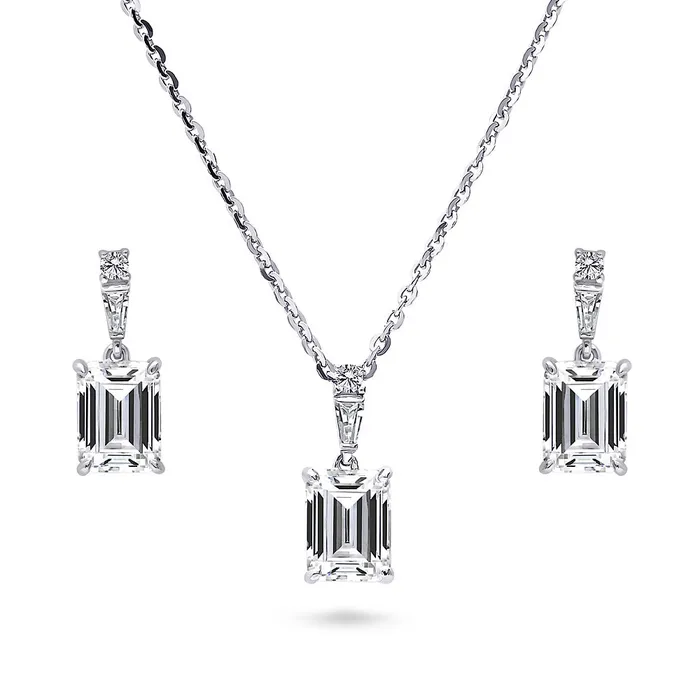BERRICLE Rings Solitaire Emerald Cut CZ Set in Sterling Silver