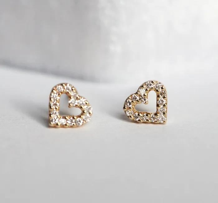 Capucinne Earrings Delicate Diamond HeartShaped Gold Stud Earrings