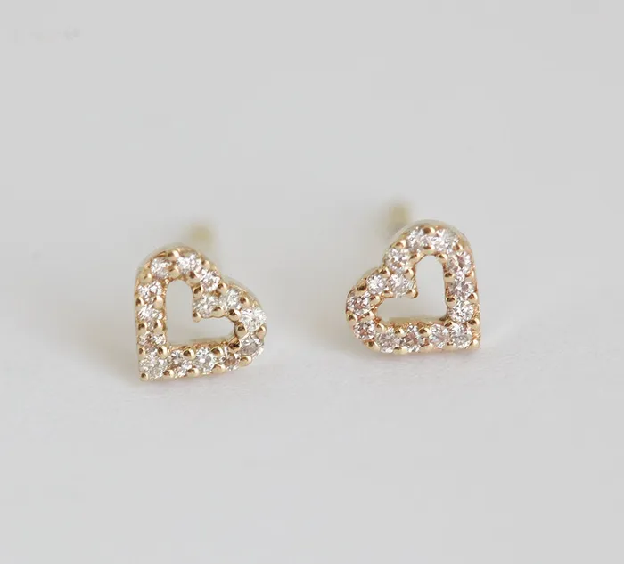 Capucinne Earrings Delicate Diamond HeartShaped Gold Stud Earrings