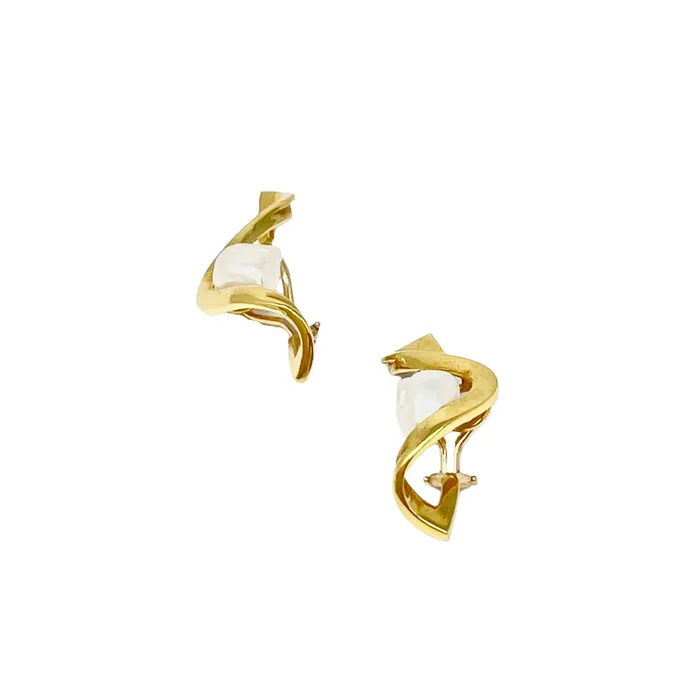 Cellino PreStyled Sets Cellino 18K Gold Earclips with Biwa Pearl
