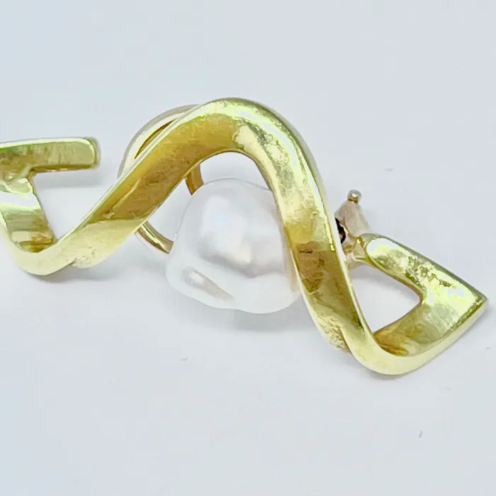 Cellino PreStyled Sets Cellino 18K Gold Earclips with Biwa Pearl