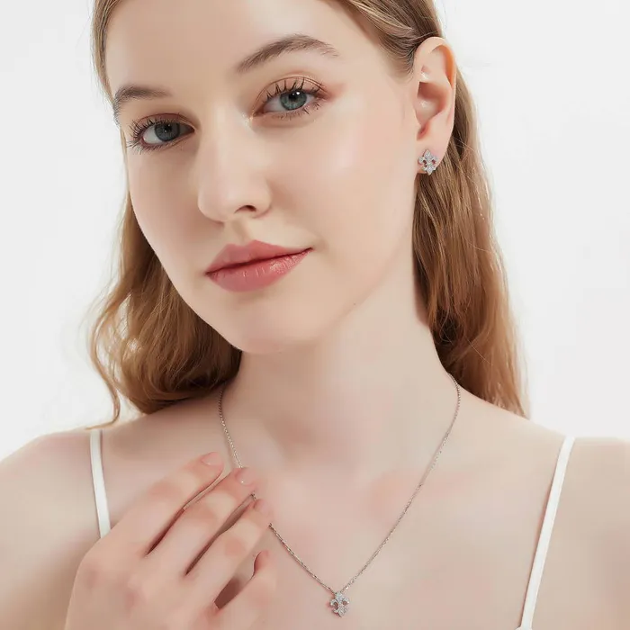 Earrings BERRICLE Fleur De Lis CZ Stud Earrings in Sterling Silver