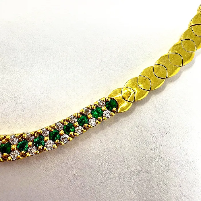 Jewelry Necklaces 18K Gold Necklace with 33 Emeralds and 64 Diamonds