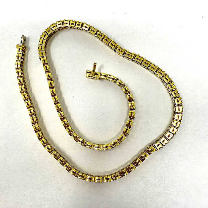 Jewelry Necklaces 18K Gold Necklace with 33 Emeralds and 64 Diamonds