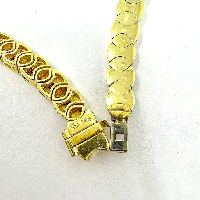 Jewelry Necklaces 18K Gold Necklace with 33 Emeralds and 64 Diamonds