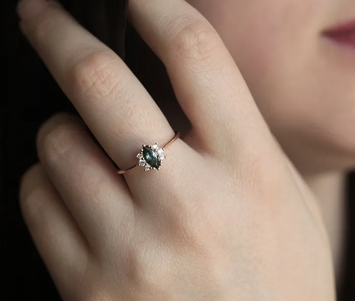 Rings Capucinne Aneira Teal Blue Sapphire Diamond Ring
