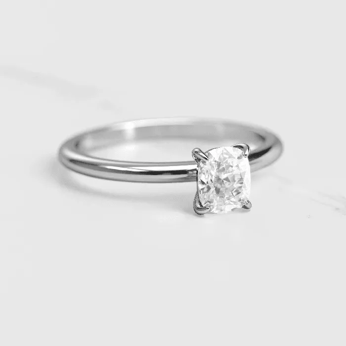 Rings Capucinne Cushion Solitaire Moissanite Ring with 1ct moissanite