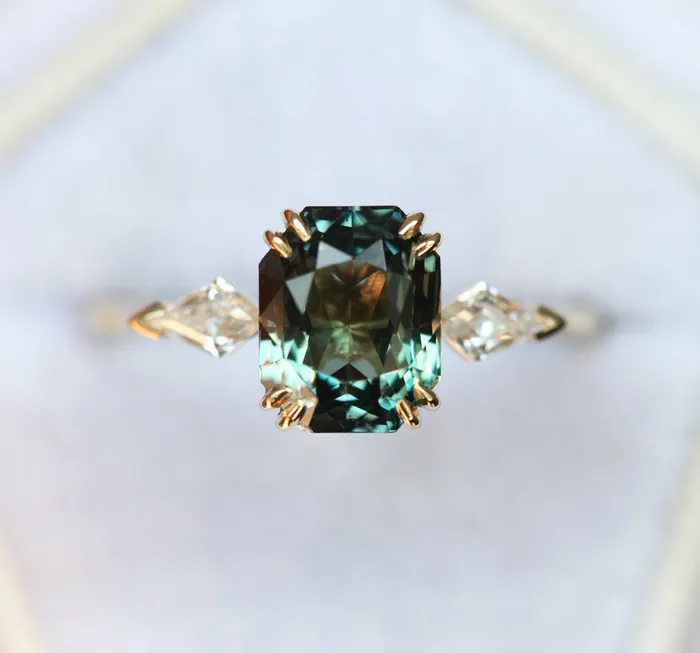 Rings Capucinne Maeve Sapphire Diamond Ring