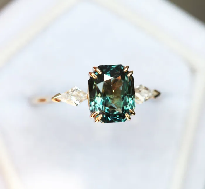 Rings Capucinne Maeve Sapphire Diamond Ring