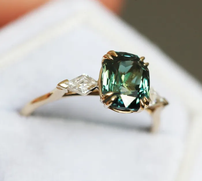 Rings Capucinne Maeve Sapphire Diamond Ring