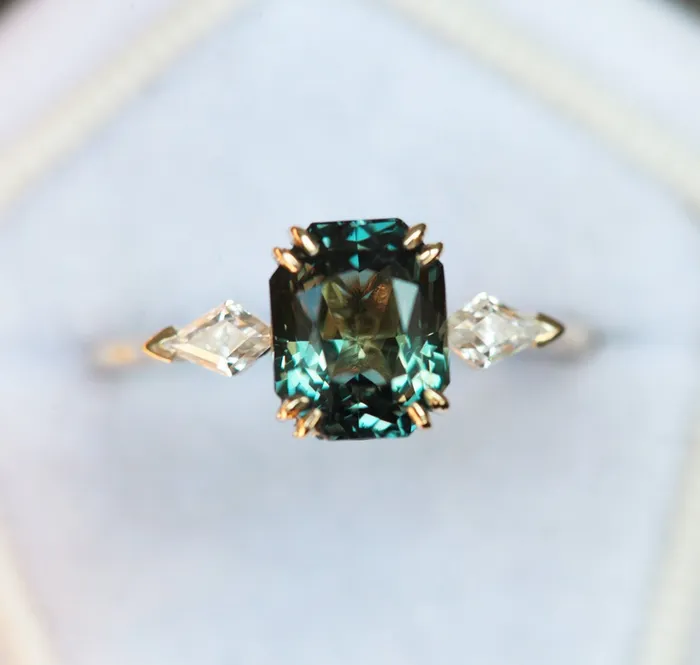 Rings Capucinne Maeve Sapphire Diamond Ring