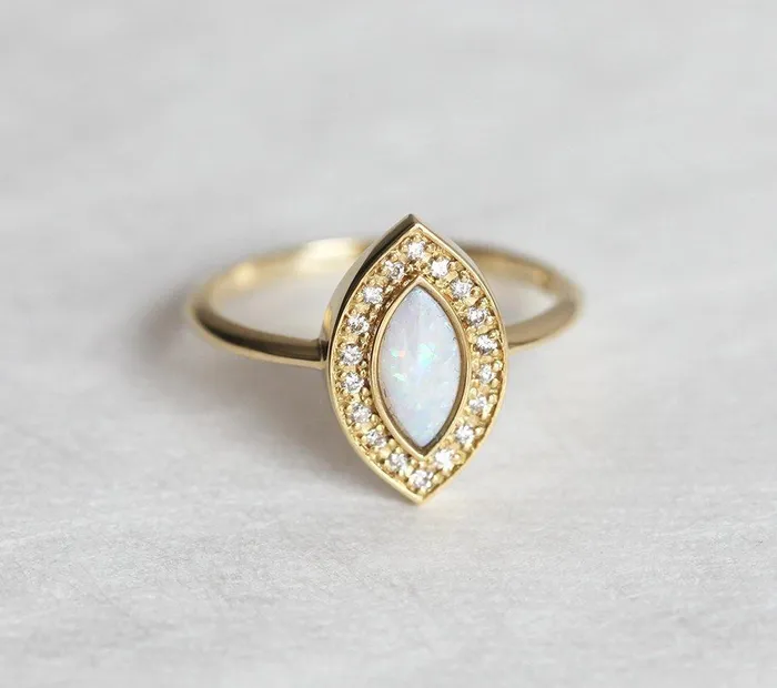 Rings capucinne Rihanna Marquise Opal Ring