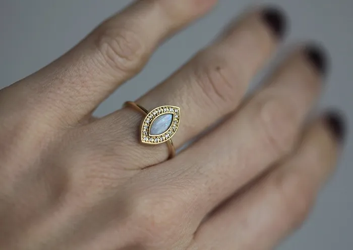 Rings capucinne Rihanna Marquise Opal Ring