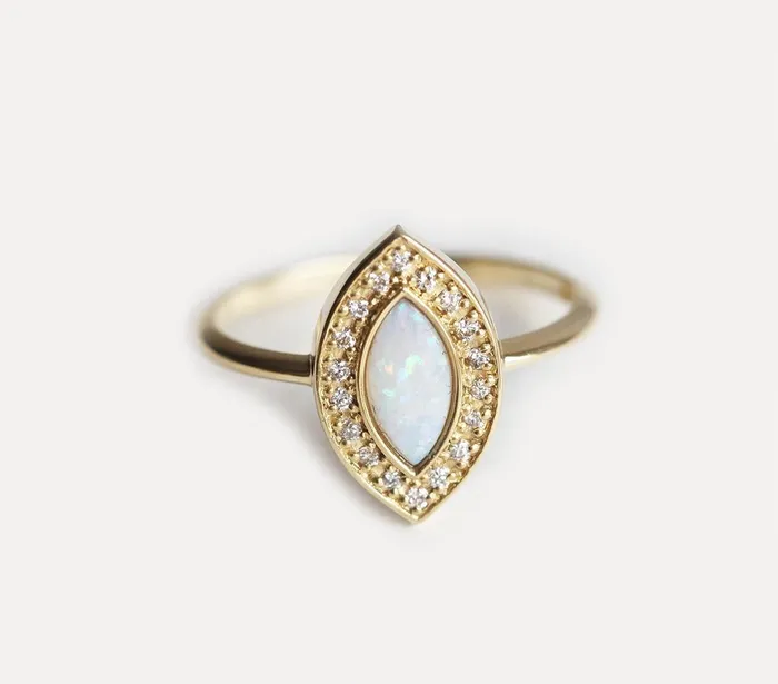 Rings capucinne Rihanna Marquise Opal Ring