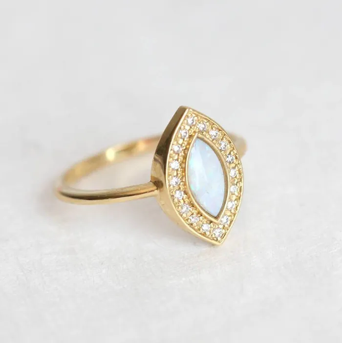 Rings capucinne Rihanna Marquise Opal Ring